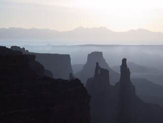 USA-canyonlands_mesa_arches_view.jpg