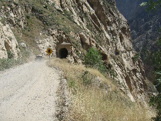 Canyon_del_Pato_tunnels20.jpg