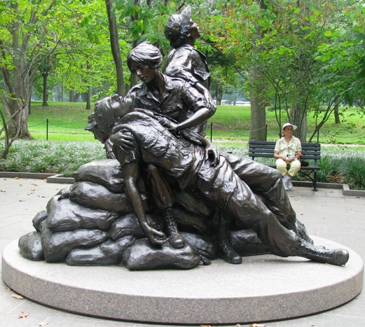 2vietnamwomensmemorial.JPG