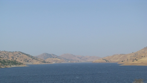 3lakekaweah.JPG