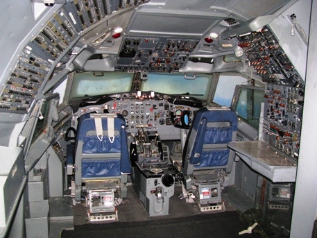 4cockpit.JPG