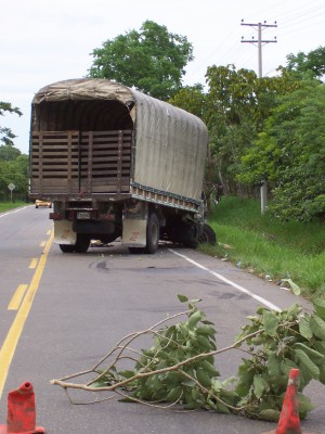 09truckcrash.jpg