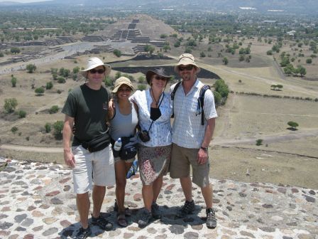 adamyvonneteotihuacan.jpg