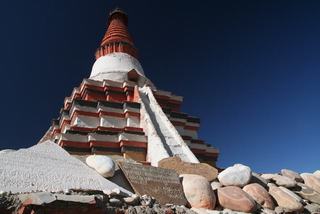 04_ManiStonesSTupa_320.JPG