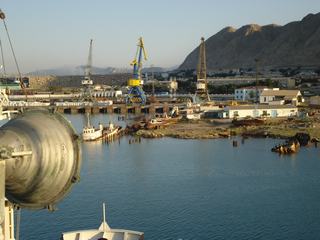 04b_TurkmenbashiHarbour_320.JPG