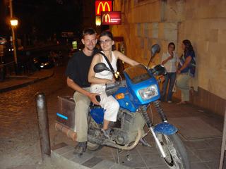 05_NinaMeBikeMcDonalds_320.JPG