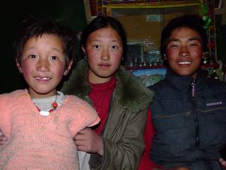 24_TibetanFamily_320.JPG