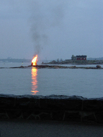 bonfire_hesinki.jpg