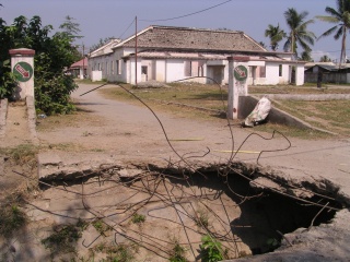 ruined buildings in Dili