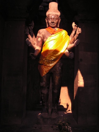 Vishnu statue at Angkor Wat