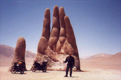 Hand_in_the_desert.jpg