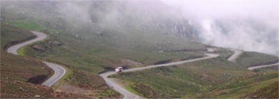 04_Huaraz_twisty_road.jpg