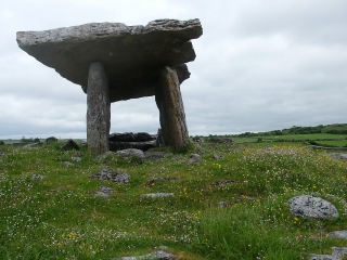 Poulnabrone dolmen - Hole of Sorrows