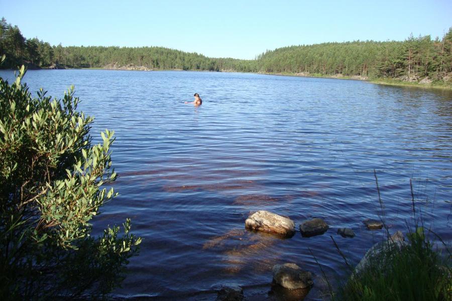 Imogen swimming in Store Le