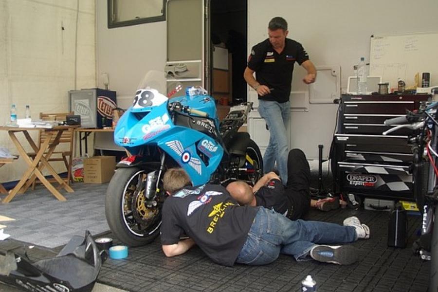 Airforce sponsored team in the pits