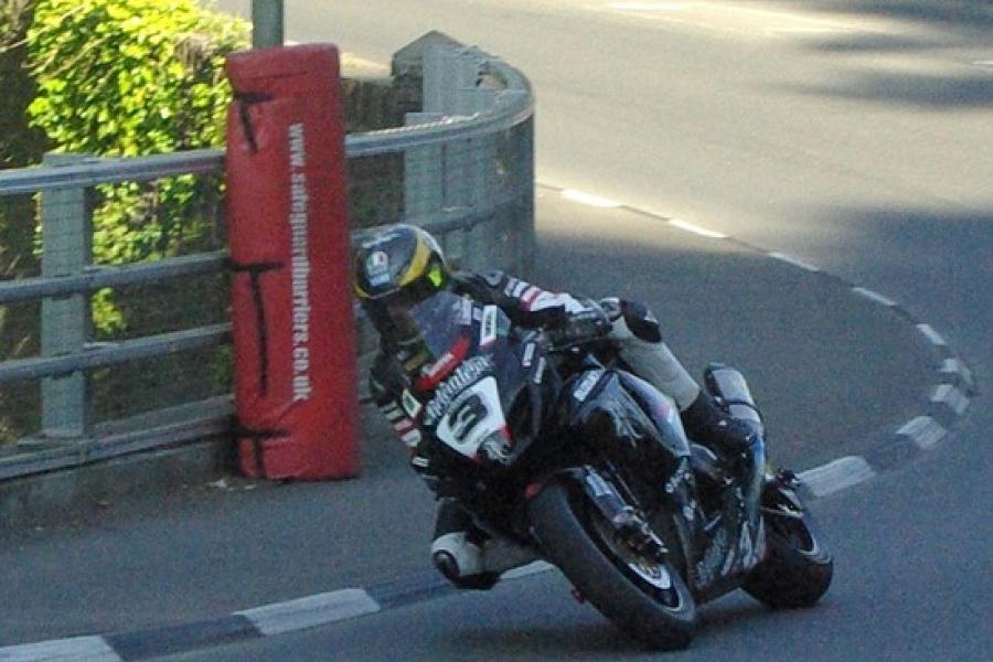 racing at Braddan Bridge