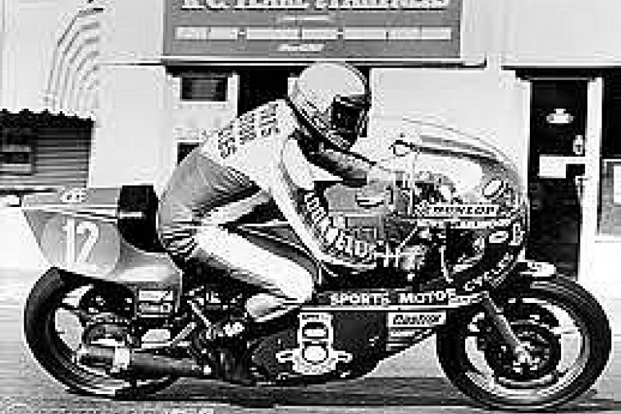 Mike Hailwood on the 900 Ducati in the '78TT