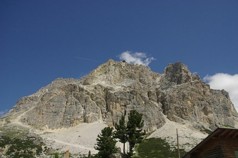 Excellent weather in the Dolomites