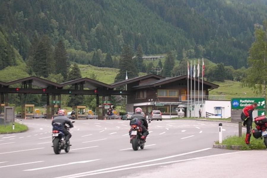 The 19 Euro gate at the Grossglockner