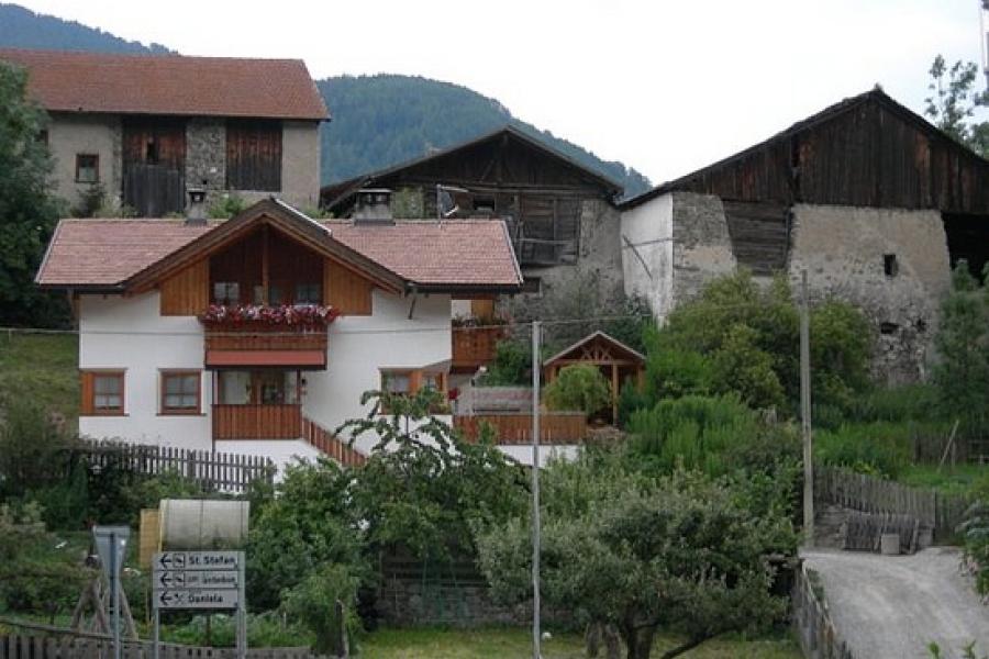 Barns in San Leonardo