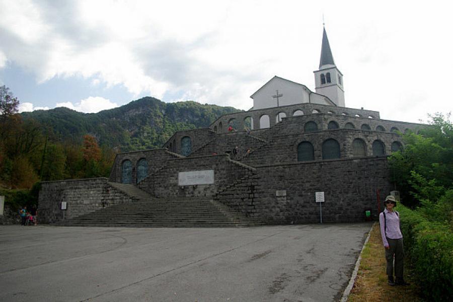 War memorial to the Italian dead