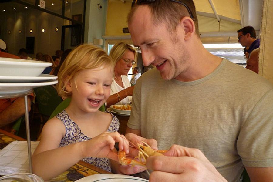 Mike and Erin Green argue over a spiny lobster