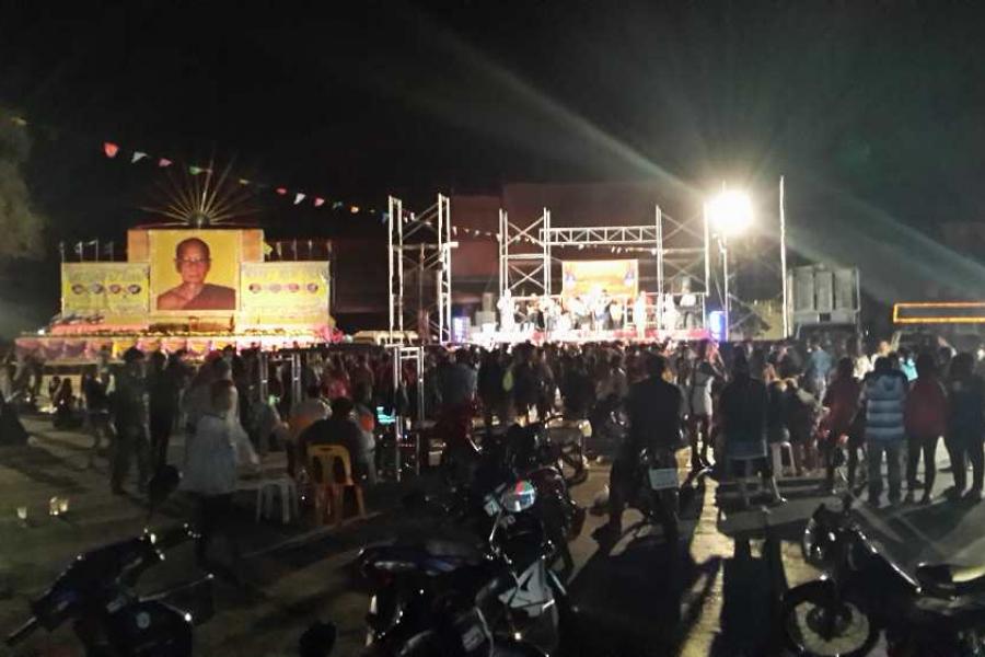 the huge stage of disco dancers and band at the Village Wake