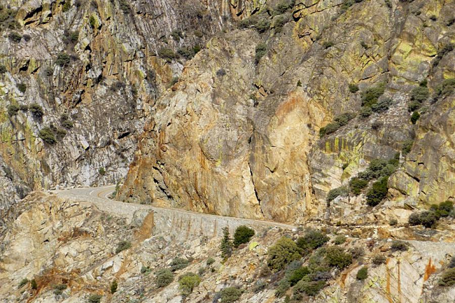 The road to King's Canyon NP