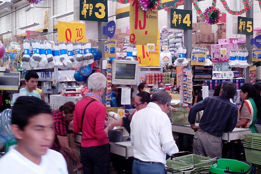 Huehue, Jo firgures out Walmart, Guatemalan style