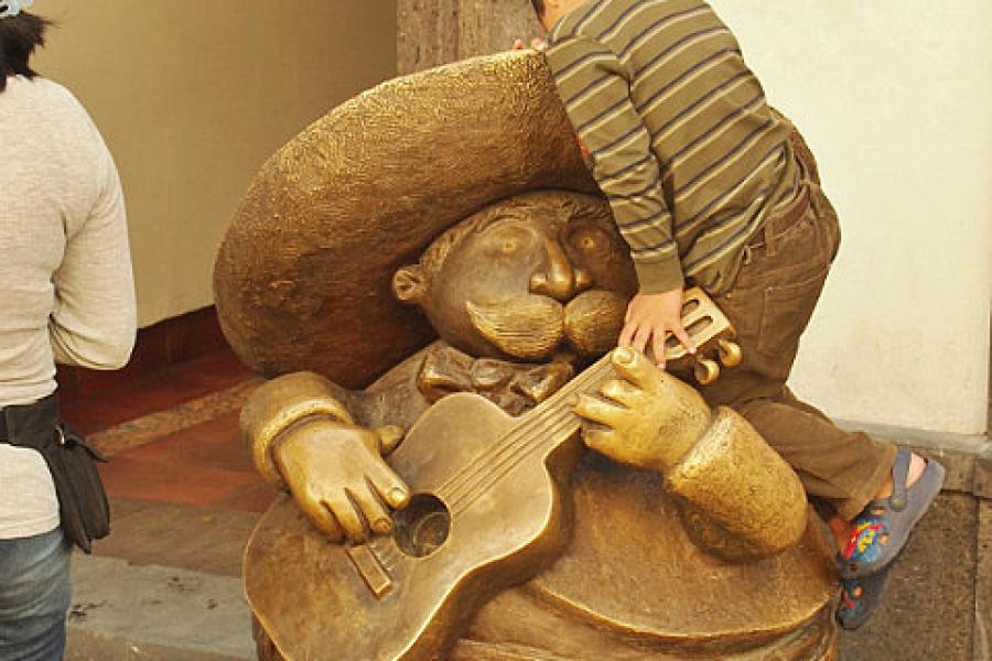 Public art put ot good use in Tlaquepaque