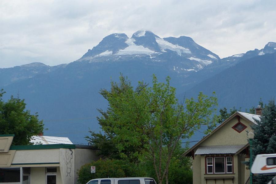 The mountains close at hand in Revelstoke