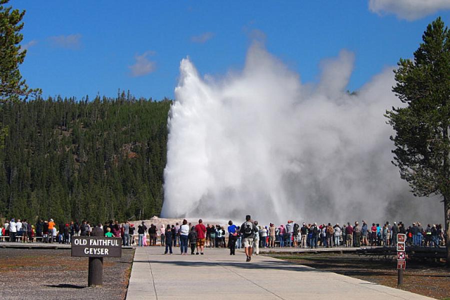 Old Faithful geyser, Yellowstone NP