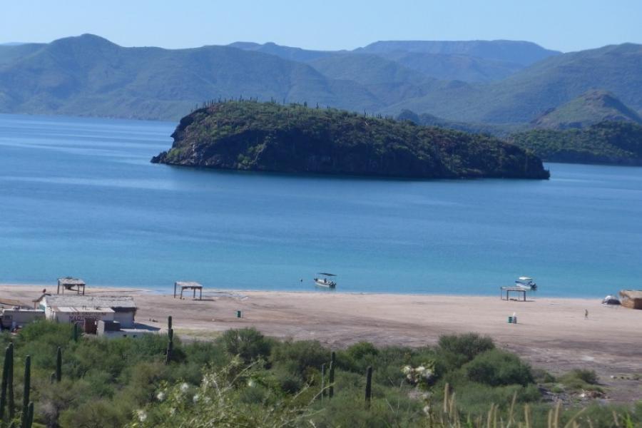 The coast between Mulege and Loreto