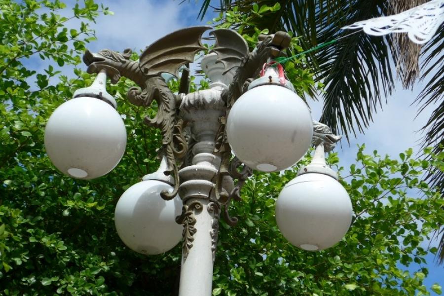 Ornate street lights in El Fuerte