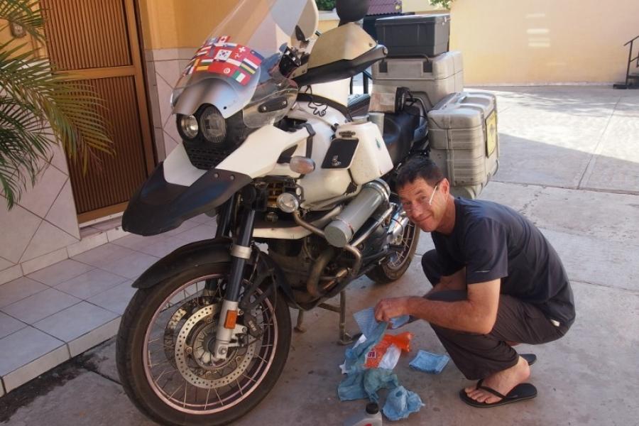 Topping up the engine oil in Los Mochis