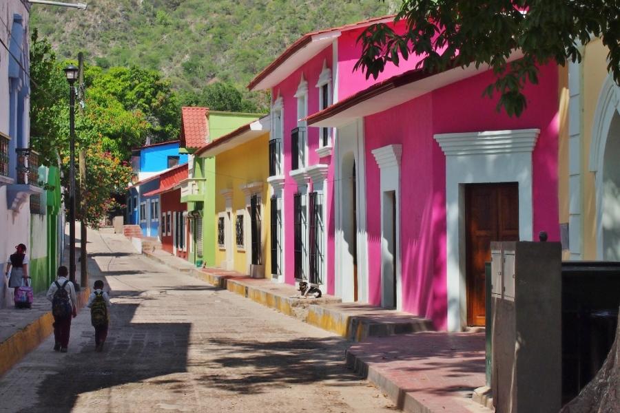 Batopilos street scene 