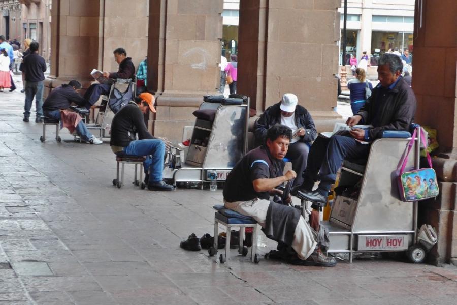 Shoe shine boys near the Plaza de Amas SLP