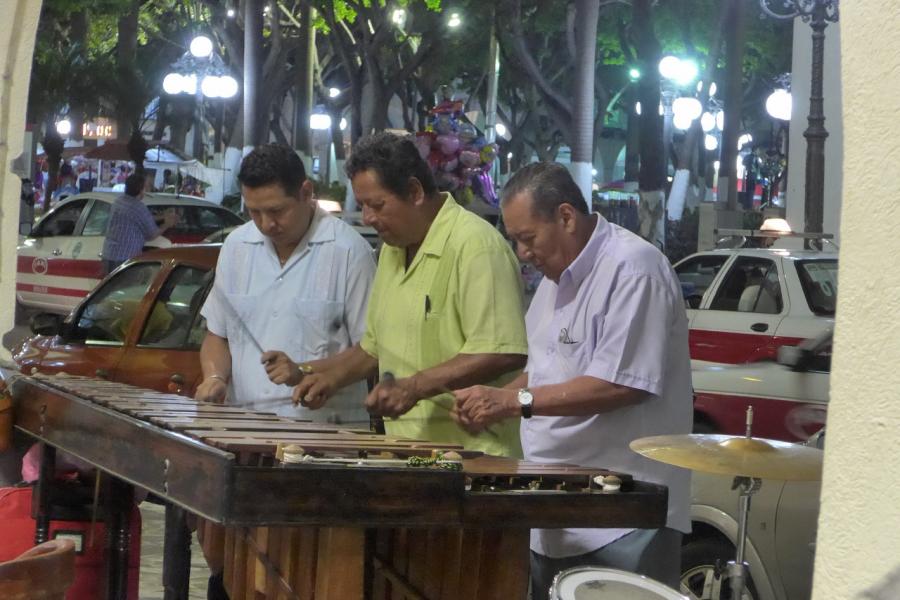 The crew served Xylaphone, Vera Cruz