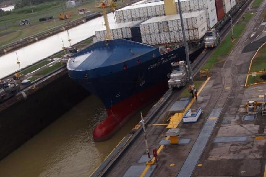 Transiting vessel after an 8 metre drop in water level