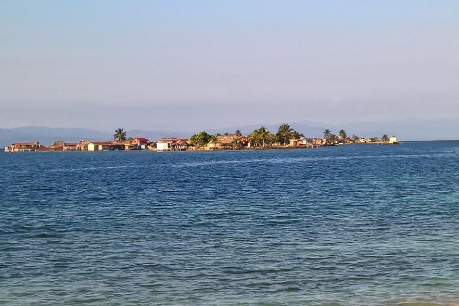 many San Blas islands are populated