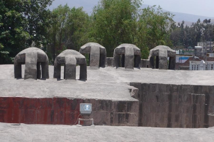 Differences. This photo supports a blog by Team Elephant travelling in Peru.