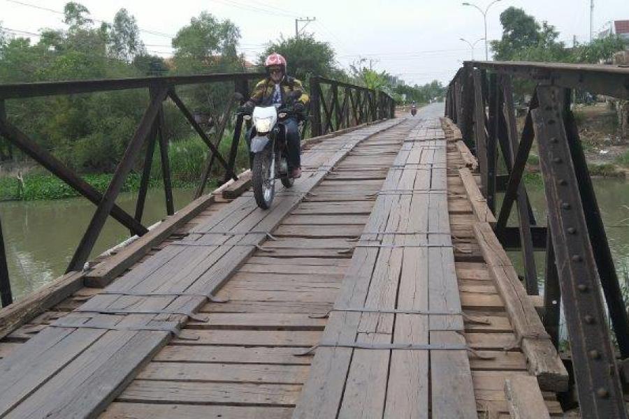 Ron on wooden bridge