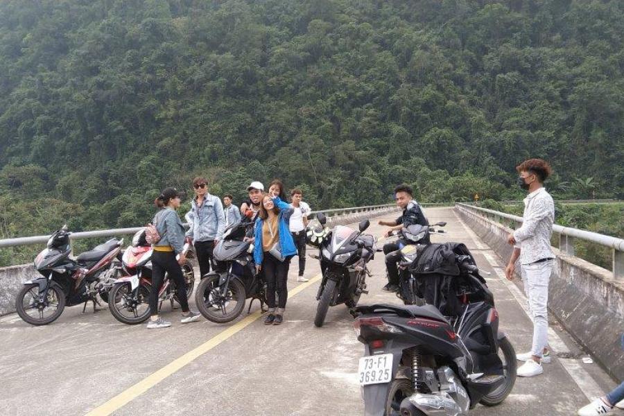 kids on bikes