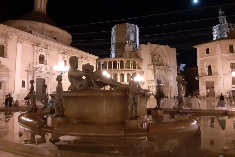 Streets of Valencia in the evening 5