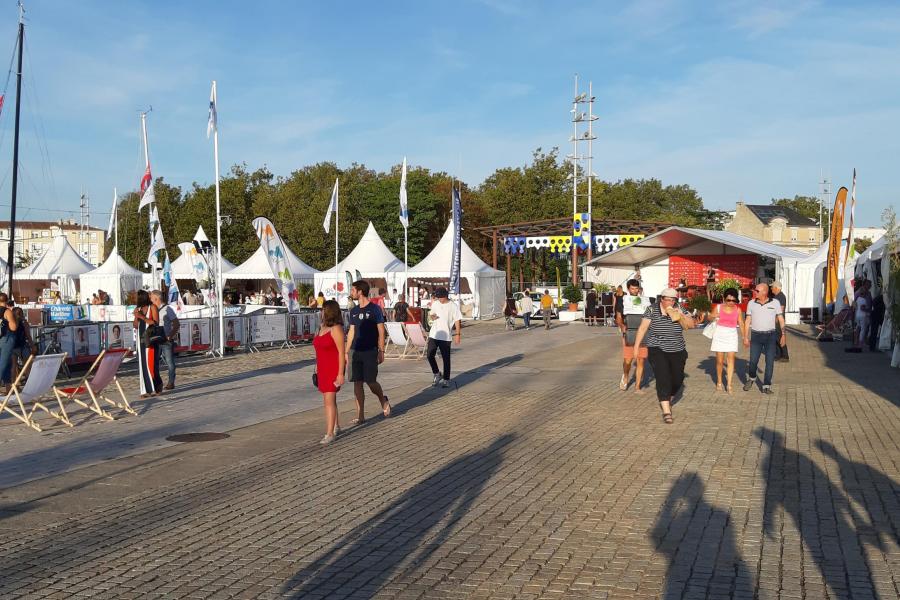 Stalls around the harbour