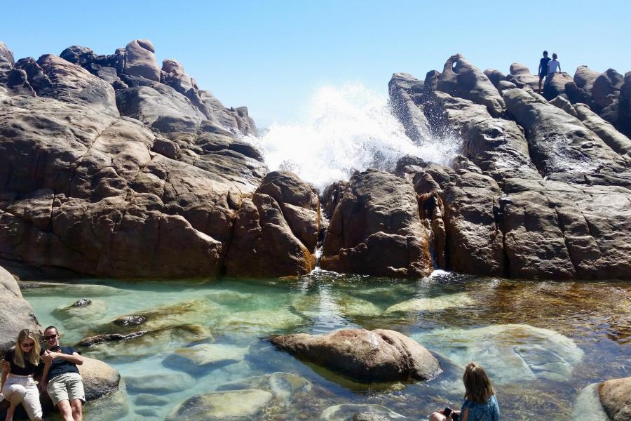 Horizontal water falls