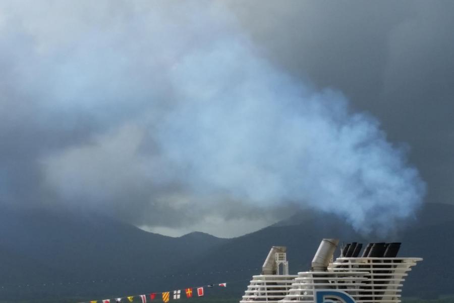 Cruise boats burning bunker fuel