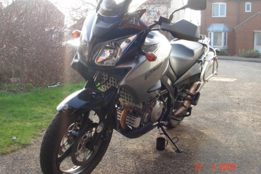 Vstrom 1000 with minimal changes from standard