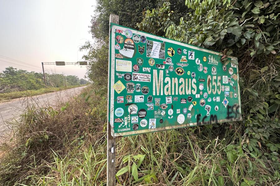 665 km to Manaus sign