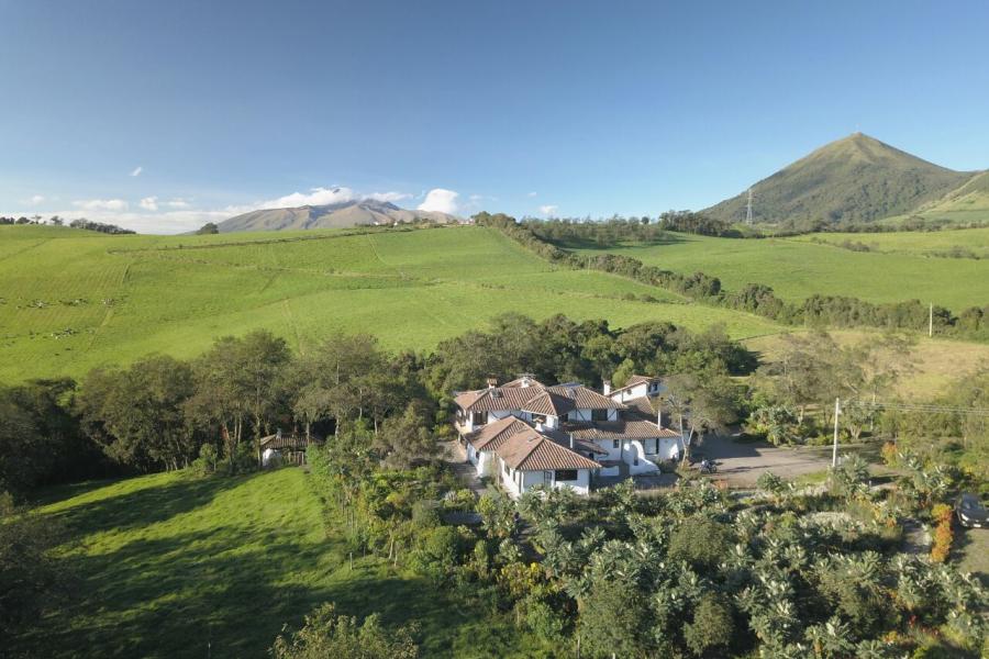 Sierra Alisos facilieties, in this image, La Viudita, part of Atacazo Volcano 